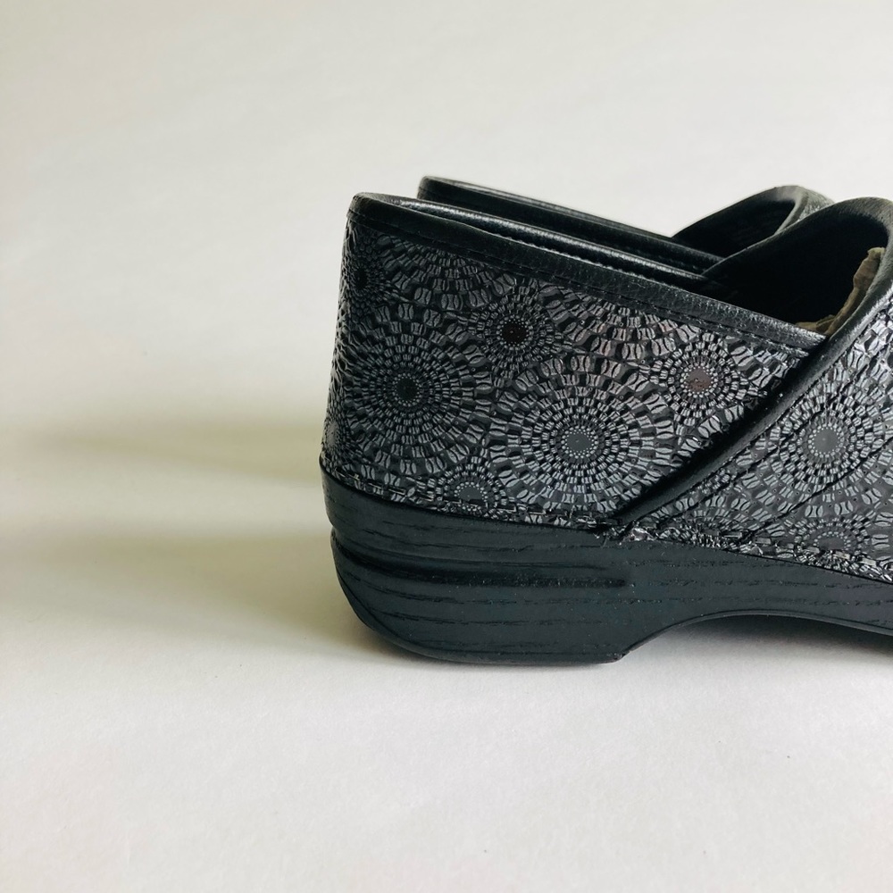 Dansko Professional Black Grey Leather Clogs size EUR 40, US 9.5 Comfy! EUC - Picture 3 of 10